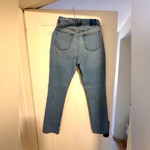 Abercrombie & Fitch  - The 90’s Slim Straight Ultra High Rise size 29